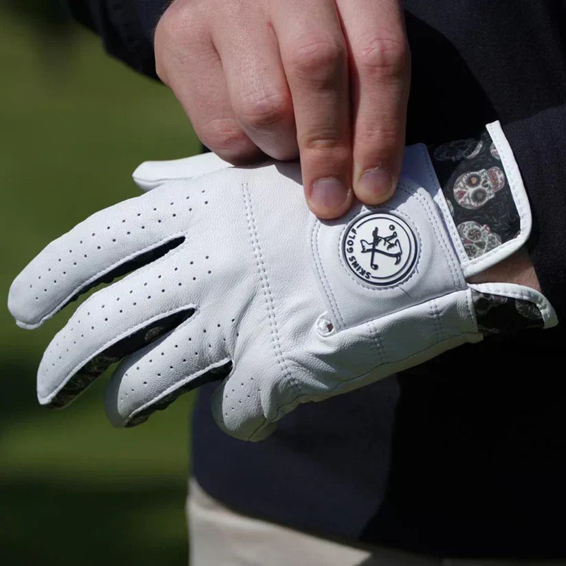 Understanding the Role of Golf Gloves in Enhancing Grip and Control