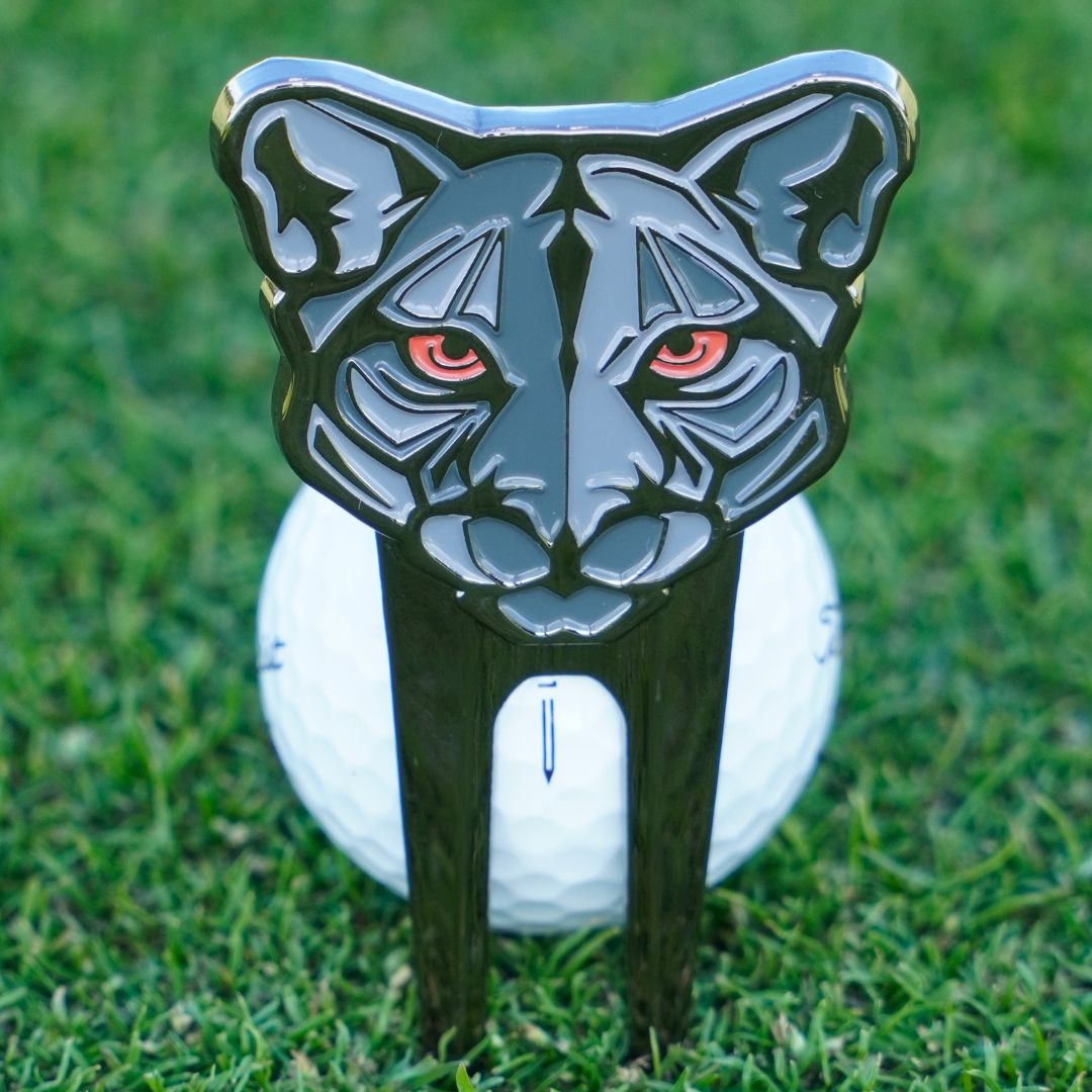 pitch mark repairer with cat design