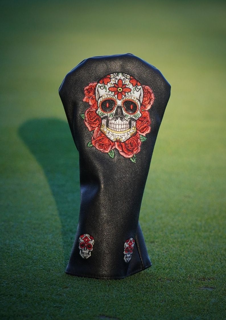 Golf head cover with skull design